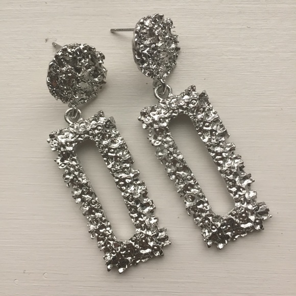 ⚜️[𝟯/$𝟮𝟴] Big Silver Quad Textured Earrings NEW - Picture 5 of 10